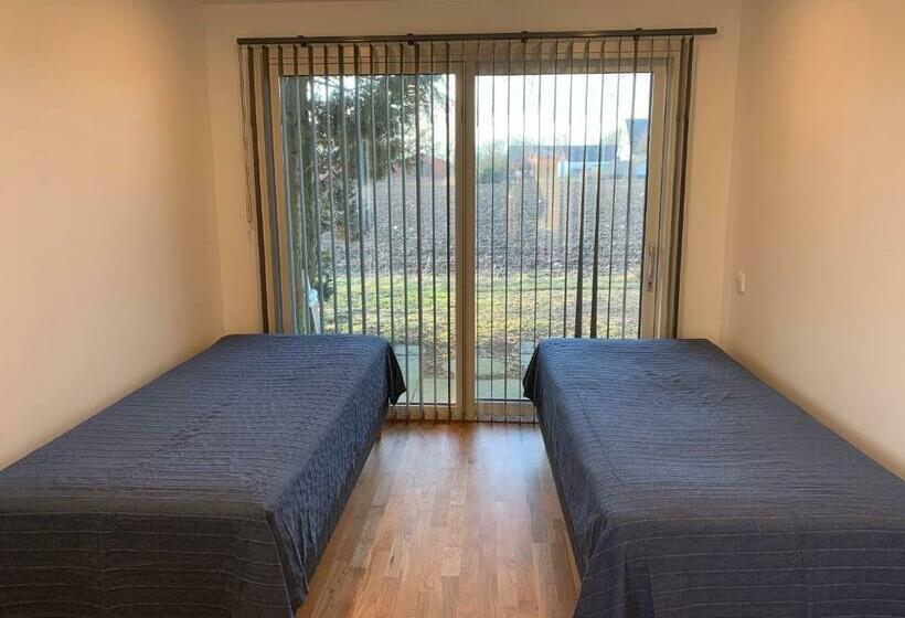 פנסיון Field View B&b