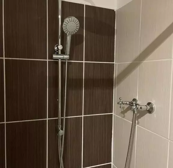 Majatalo Maison Aux Volets Bleus