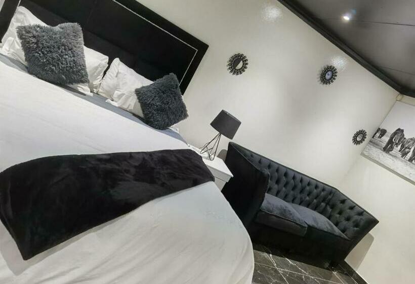 Пансион Semeni Asante Guesthouse