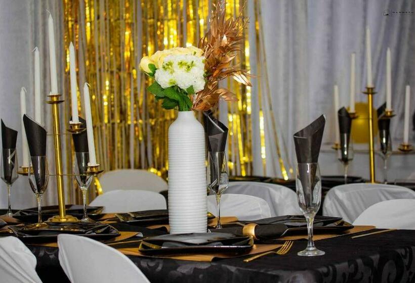 Пансион Semeni Asante Guesthouse