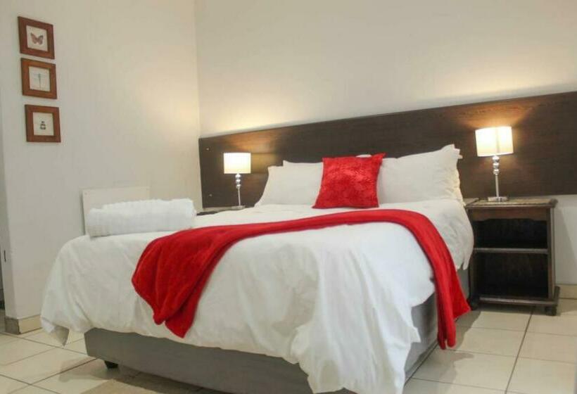 Пансион Semeni Asante Guesthouse