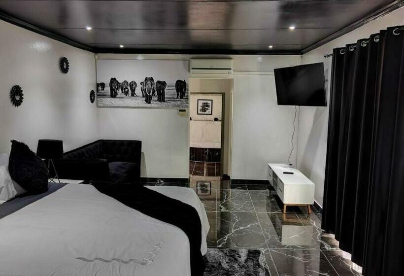 Пансион Semeni Asante Guesthouse