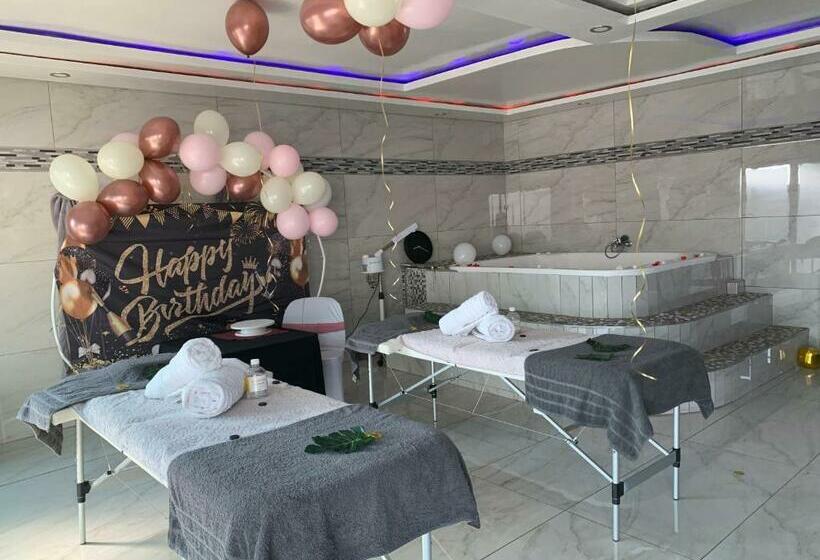 Пансион Semeni Asante Guesthouse