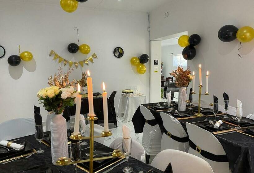 Пансион Semeni Asante Guesthouse