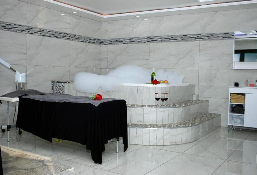 Пансион Semeni Asante Guesthouse