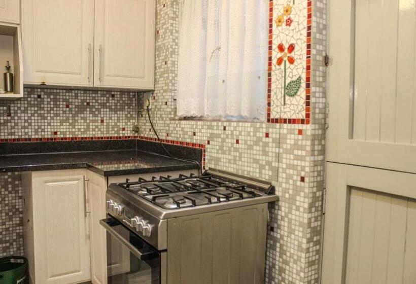 Пансион Semeni Asante Guesthouse