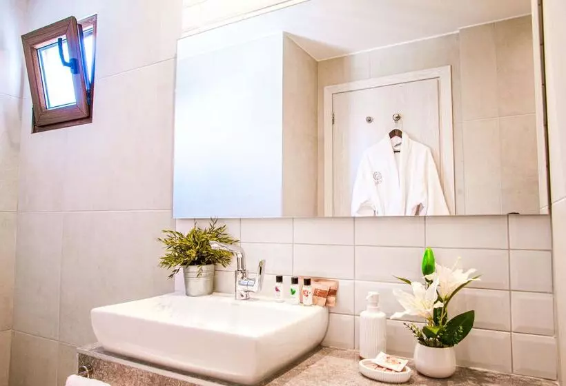 Acrotel Lily Ann Village