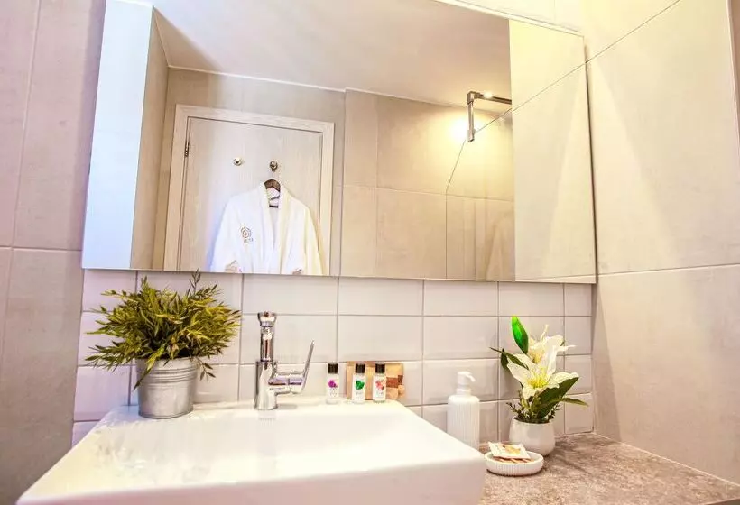 Acrotel Lily Ann Village