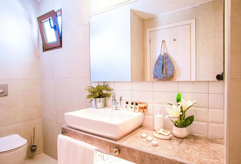 Acrotel Lily Ann Village