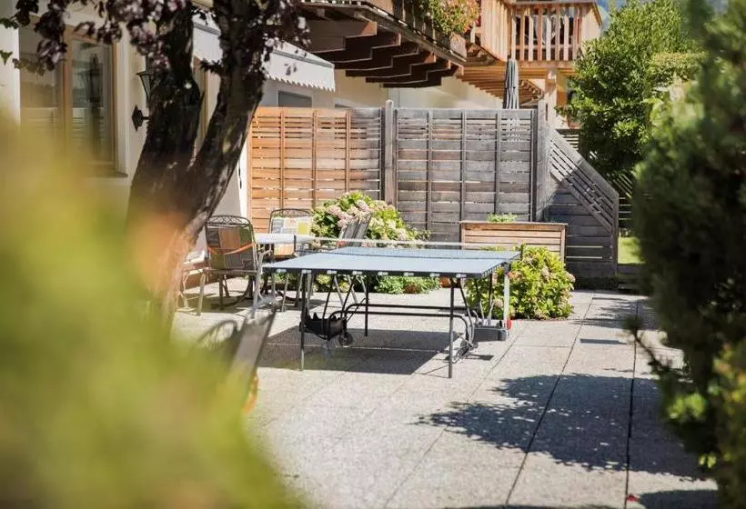 Angerer Alpine Suiten Und Familienappartements Tirol