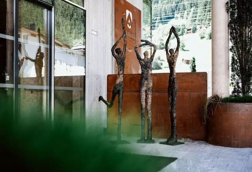 Отель Arlmont 4 Stern Superior