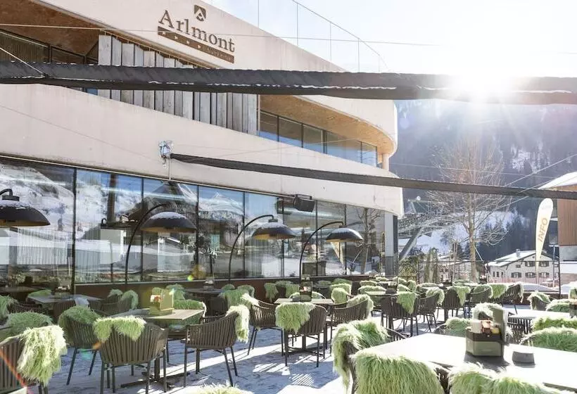 Отель Arlmont 4 Stern Superior