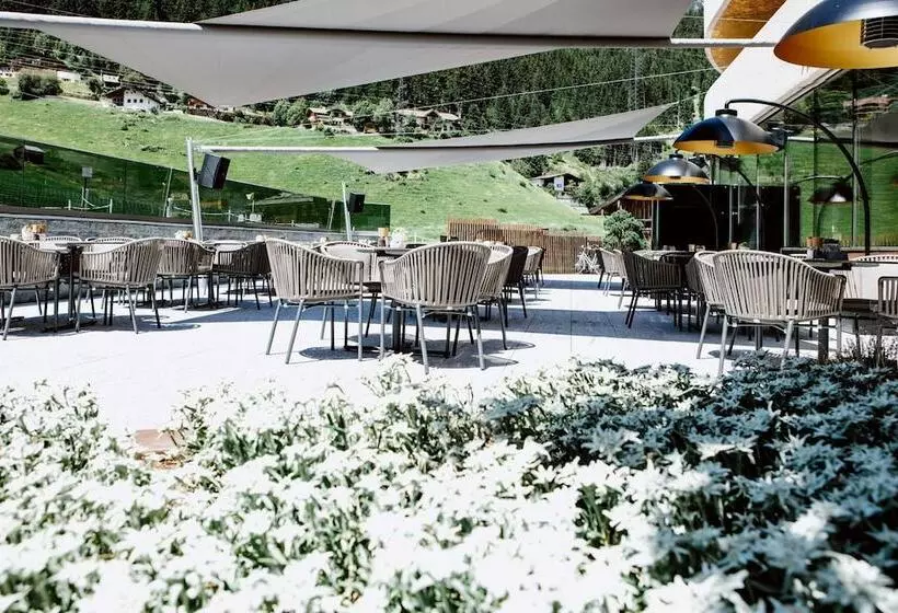 Отель Arlmont 4 Stern Superior