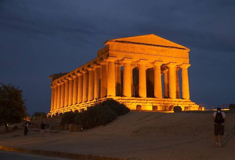 Отель La Dolce Vita   Luxury House