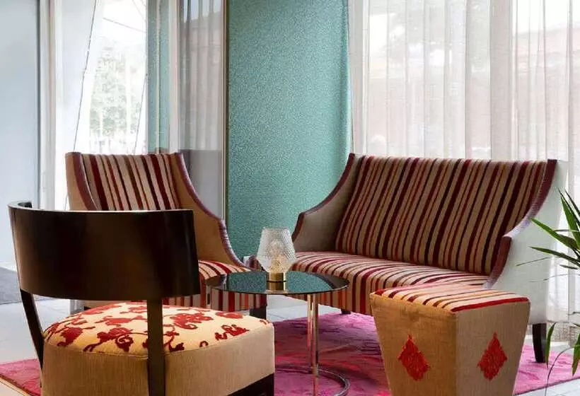 ホテル Best Western Plus Hôtel Belfort Centre Gare