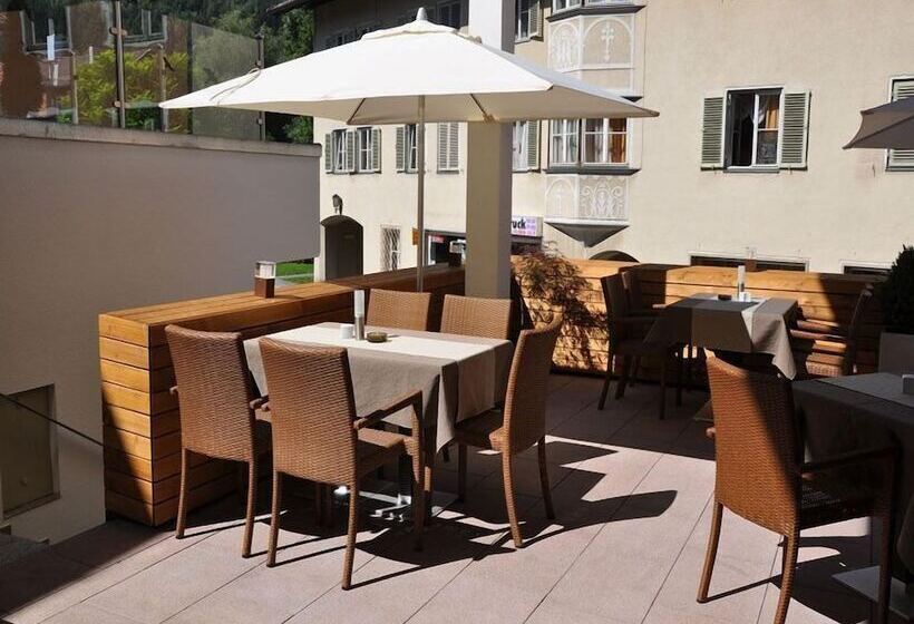 酒店 Goldener Adler Wattens