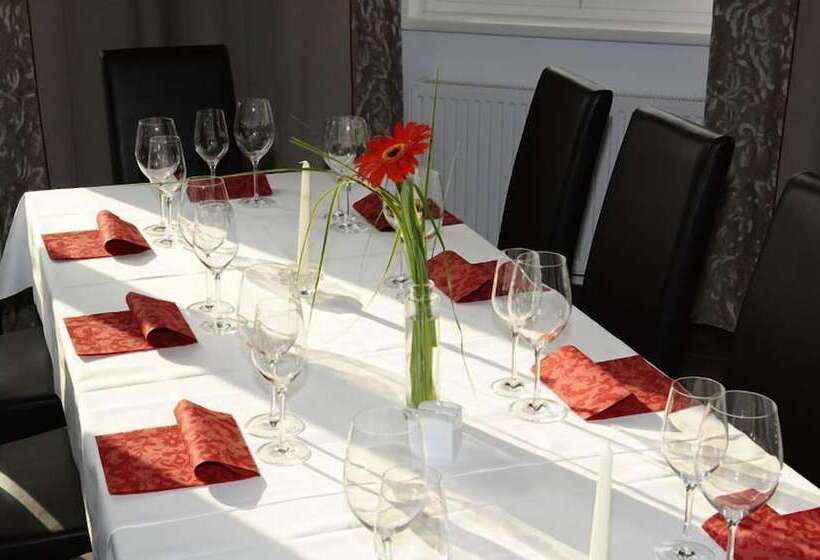 酒店 Goldener Adler Wattens