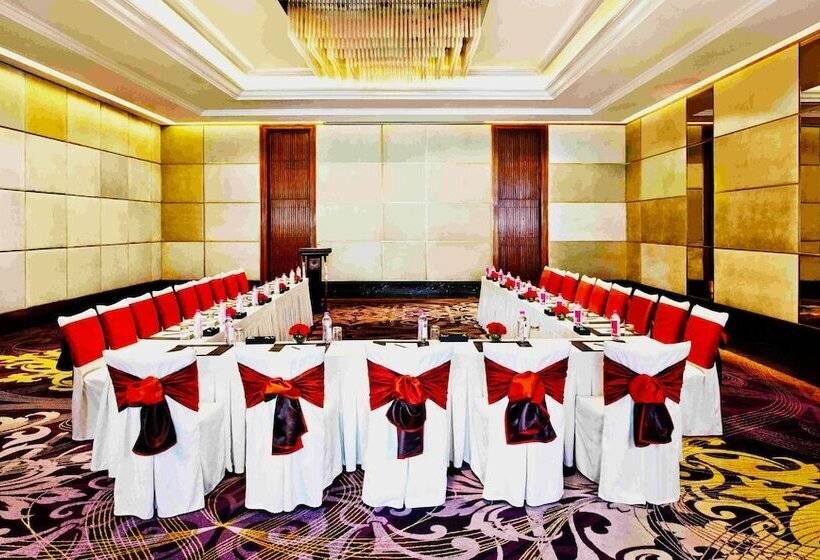 ホテル Holiday Inn New Delhi Mayur Vihar Noida, An Ihg