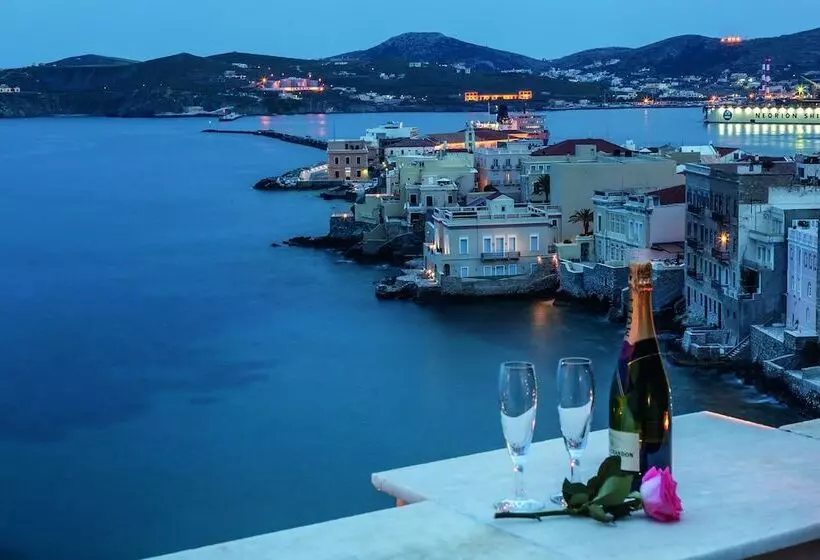 هتل Syrou Melathron