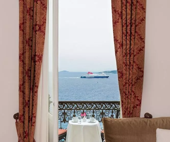 هتل Syrou Melathron