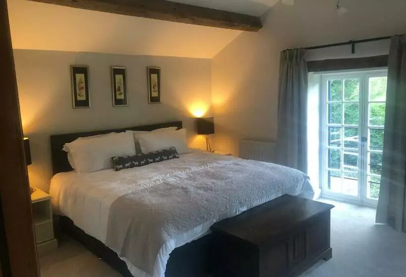 ベッドアンドブレックファースト The Old Vicarage, Evenley. Brackley