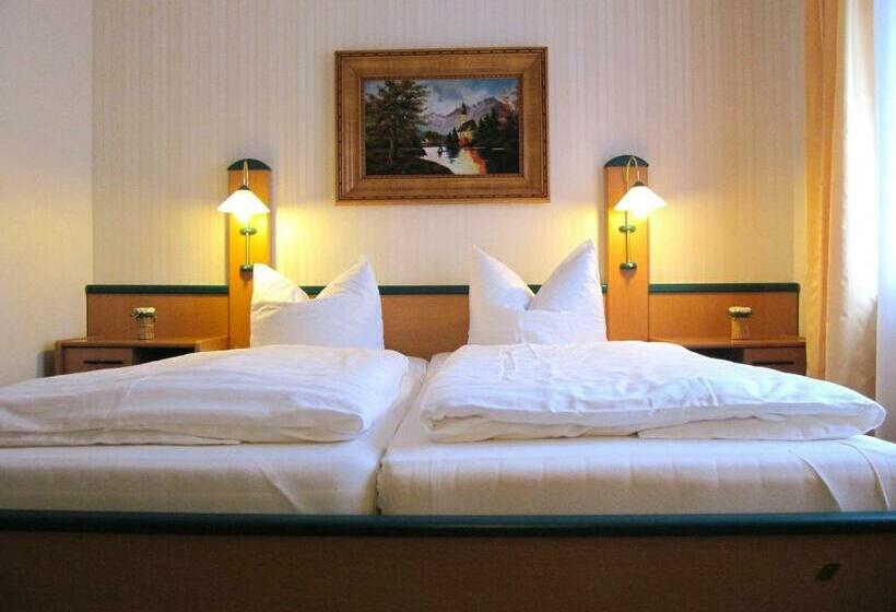 Отель Garni Zur Traube