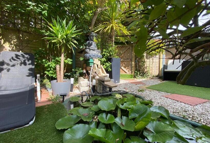 Pensão 5 Min From The Beach En Suite Room In Guest House