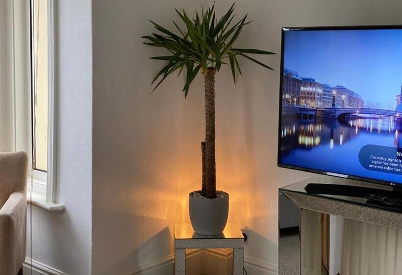 Pensão 5 Min From The Beach En Suite Room In Guest House