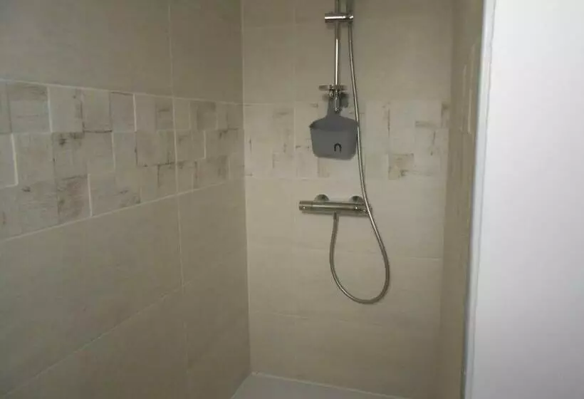 Aamiaismajoitus (B&B) Chambre Hôte Avec Piscine   La Vialatte