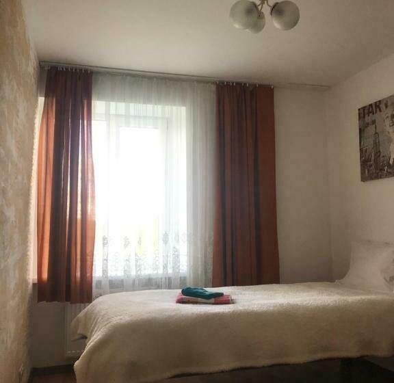 تختخواب و صبحانه First Price