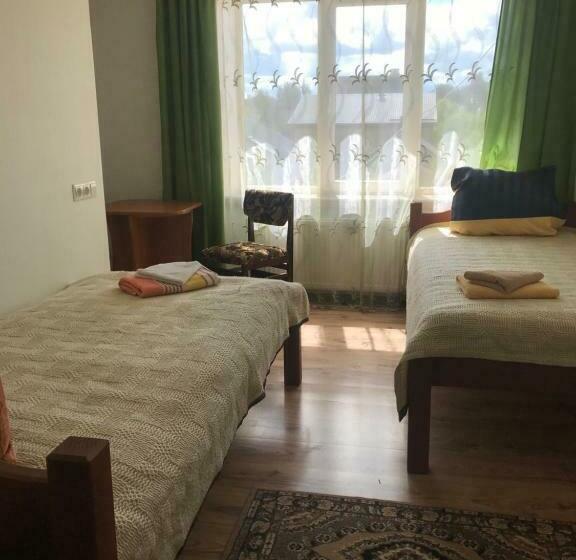 تختخواب و صبحانه First Price