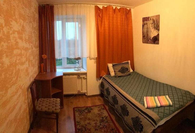 تختخواب و صبحانه First Price