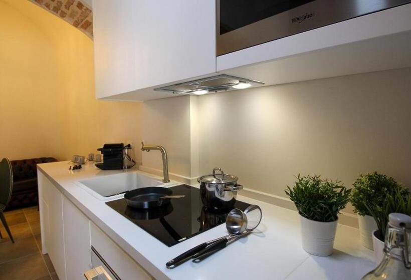 تختخواب و صبحانه Nel Cuore Dell Aquila Bnb