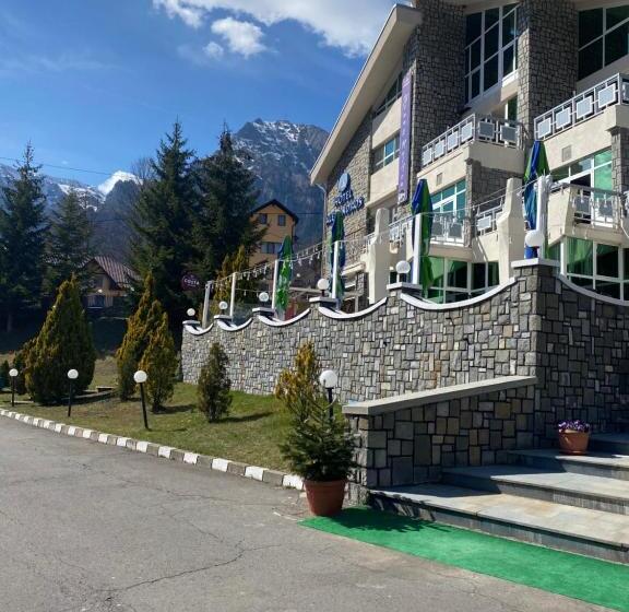 בית מלון כפרי Alexandros Busteni