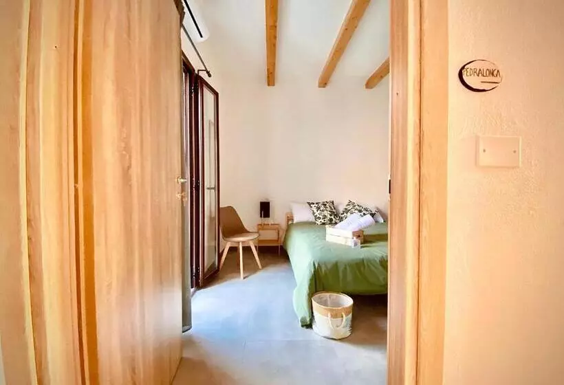 Majatalo Bedandclimbing