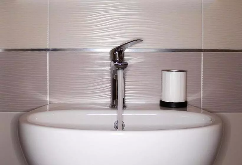 Majatalo Bedandclimbing