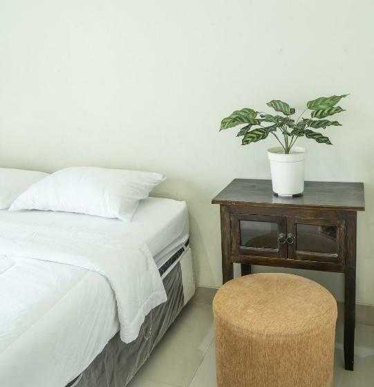 Пансион Gumitish Guest House Singaraja