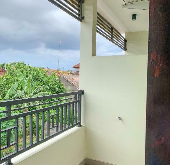 Пансион Gumitish Guest House Singaraja