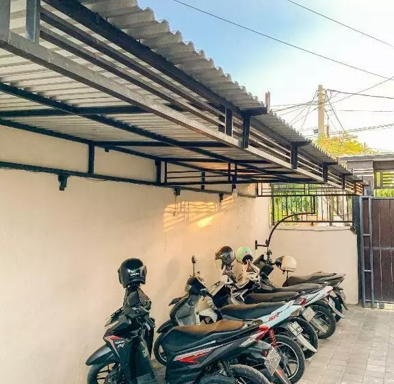 ペンション Gumitish Guest House Singaraja