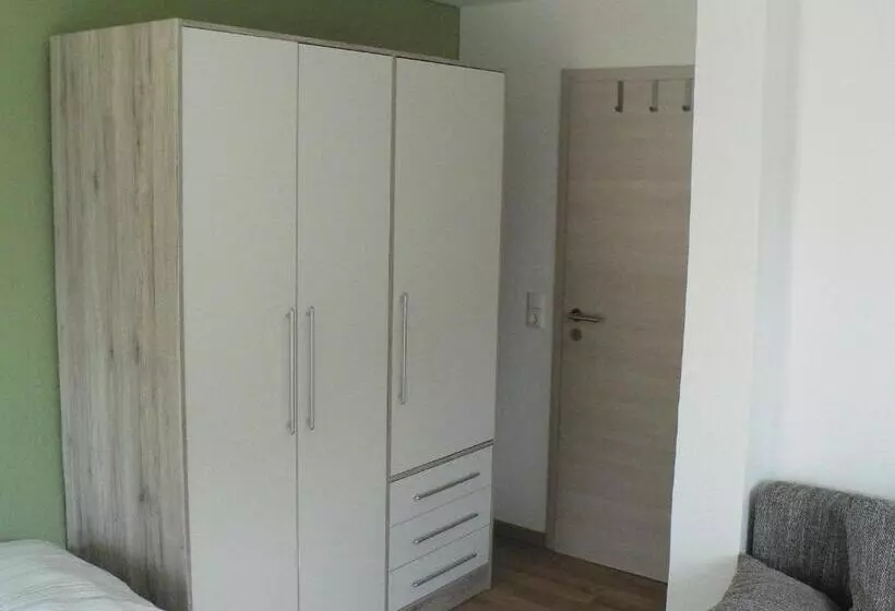 Retkeilymaja Gästehaus Haalck