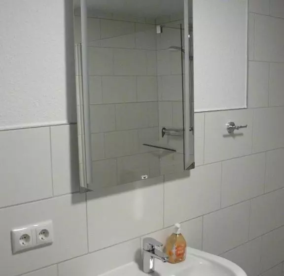 Retkeilymaja Gästehaus Haalck