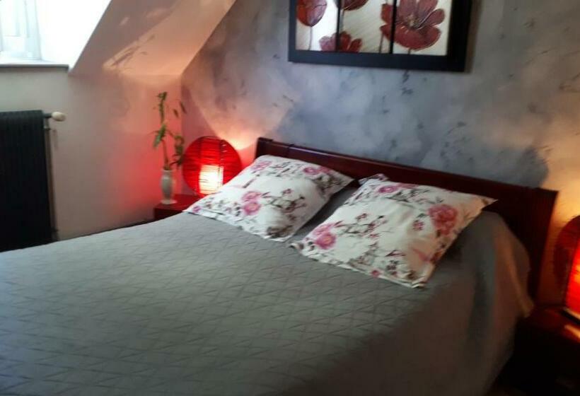 مبيت وإفطار Chez Lydie Et Jean Paul