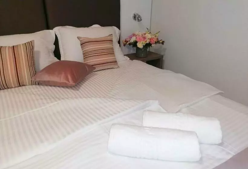 Hotel Vila Blue Salin
