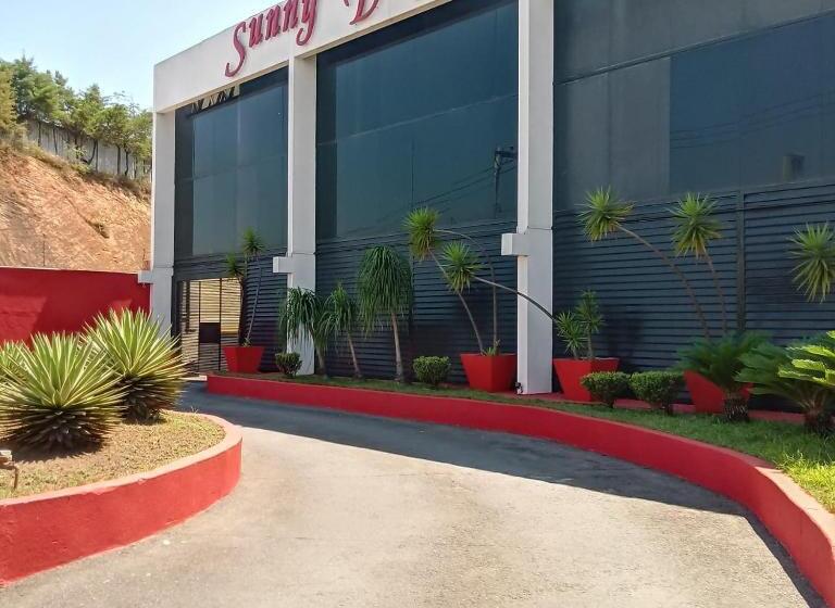 Motel Sunny Day Contagem