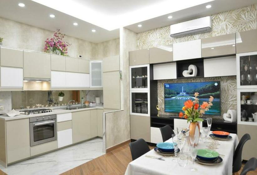 تختخواب و صبحانه Caserta Deluxe Bis