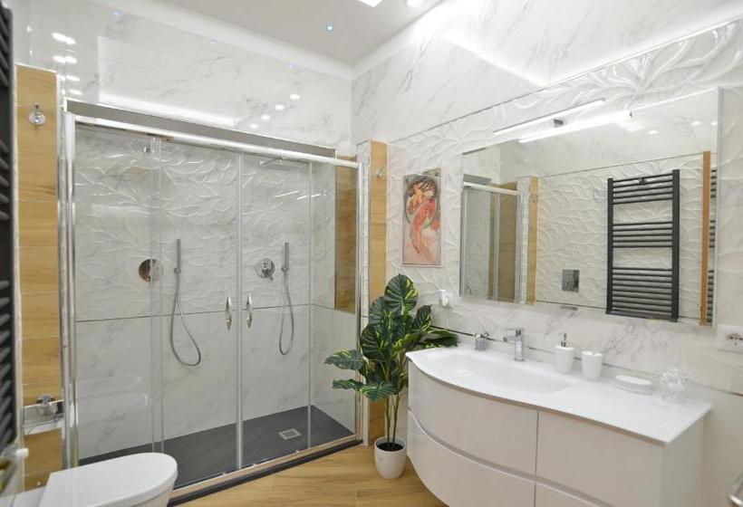 تختخواب و صبحانه Caserta Deluxe Bis