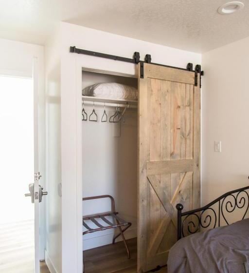 مبيت وإفطار Happy Trails Bnb