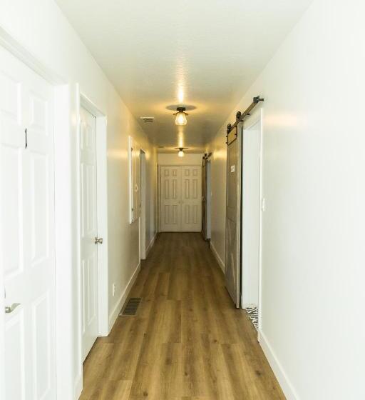 مبيت وإفطار Happy Trails Bnb