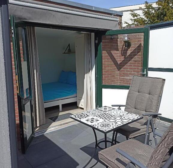 ベッドアンドブレックファースト Little Beach Place