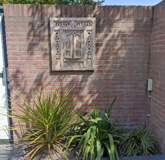 ベッドアンドブレックファースト Little Beach Place